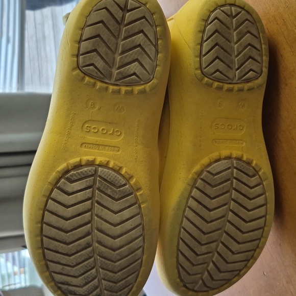 CROCS Yellow Rainfloe Women's Rain Boots. Size 9 - Picture 8 of 11
